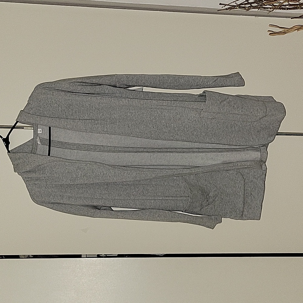 NEW. GAP. Grey Long-Sleeve  Cardigan.